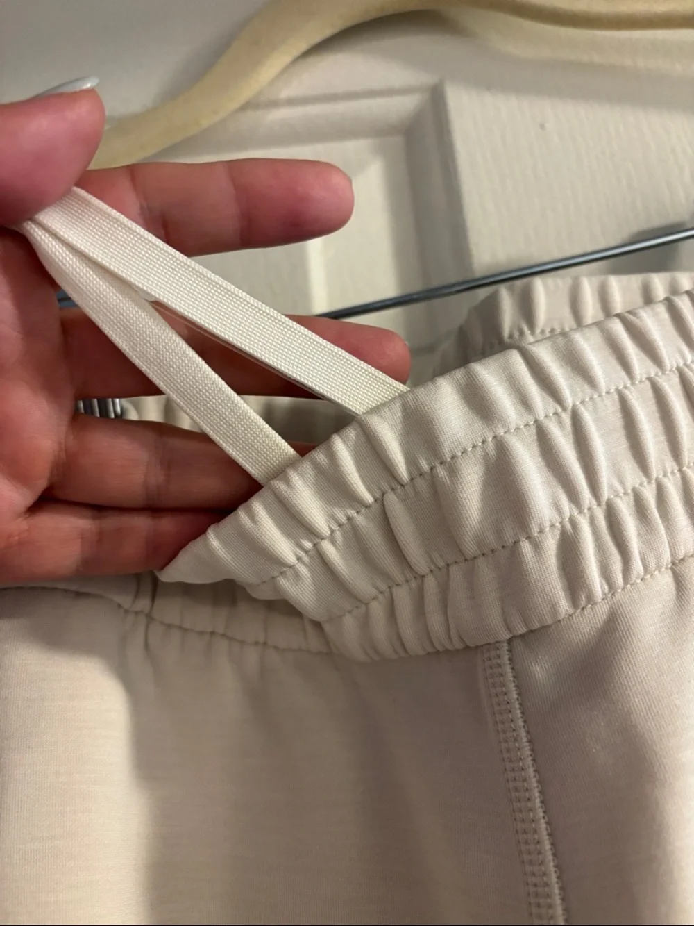 CRZ YOGA Wide-Leg Pull-On Pants in Light Cream US Small (4-6) - Picture 4 of 4